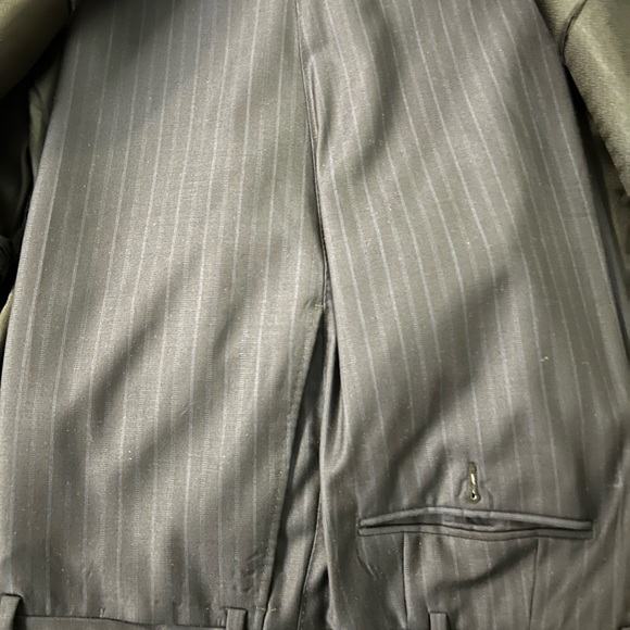 Canali Men’s 44S Suit - Dark Clue with light blue pinstripes 4 drop and 37”W - Picture 2 of 5